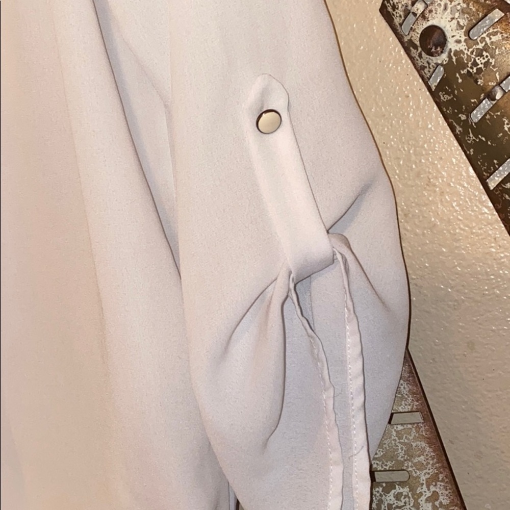 White blouse - Picture 3 of 3